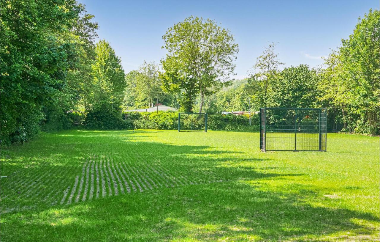 2 Bedroom Pet Friendly In Vakantiehuis Scherpenisse